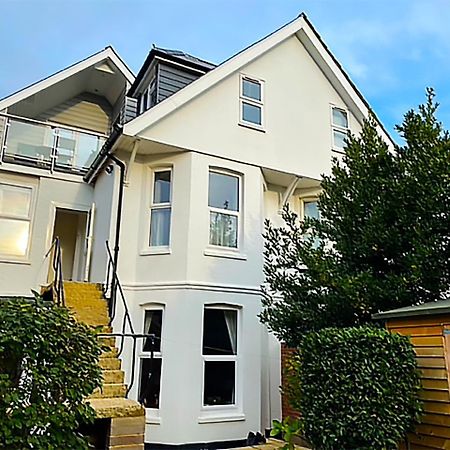 Private Two Bedroom Residence In Southbourne - Private Parking - Off The High Street - Minutes Away From The Beach Борнмът Екстериор снимка