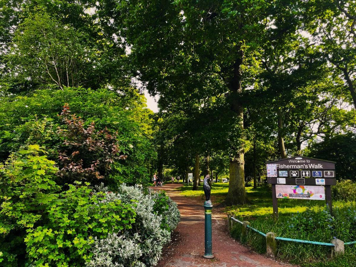 Private Two Bedroom Residence In Southbourne - Private Parking - Off The High Street - Minutes Away From The Beach Борнмът Екстериор снимка