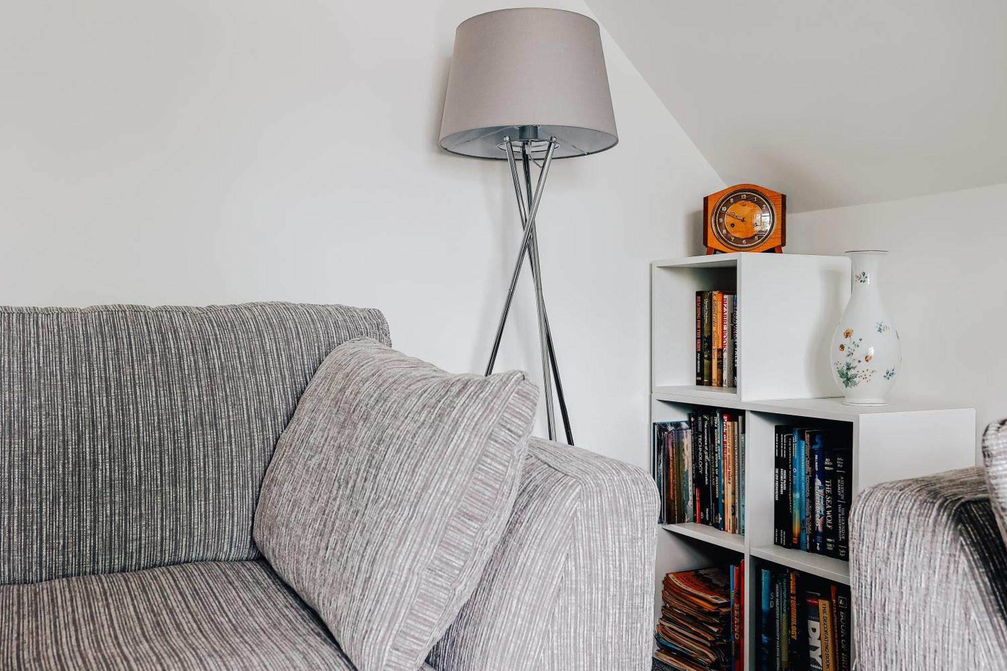 Private Two Bedroom Residence In Southbourne - Private Parking - Off The High Street - Minutes Away From The Beach Борнмът Екстериор снимка